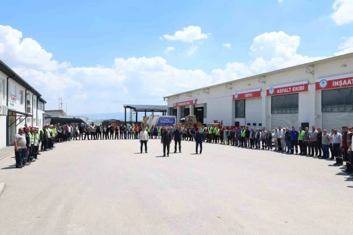 Pursaklar Belediye Başkanı &Ccedil;etin, belediye personeliyle bayramlaştı
