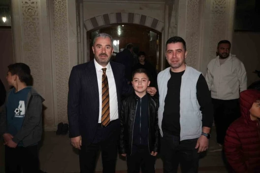 Pursaklar Belediyesi&rsquo;nden Kadir Gecesi&rsquo;nde g&ouml;n&uuml;lleri ısıtan s&uuml;rpriz
