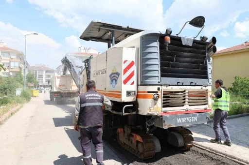 Pursaklar&rsquo;da asfalt atağı
