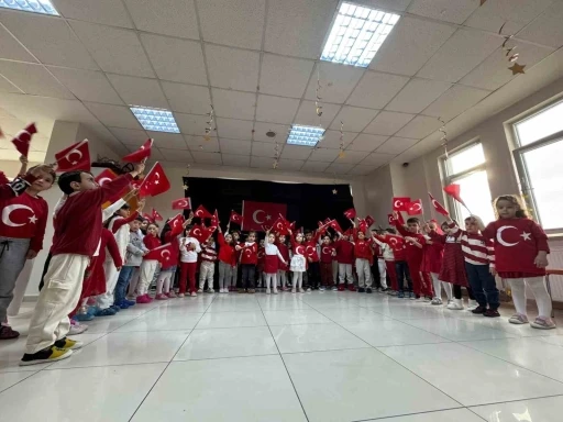 Pursaklar&rsquo;da bulunan okullarda &lsquo;Bayrak Sevgisi&rsquo; etkinlikleri
