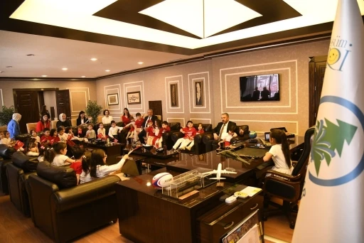 Pursaklar’da minik başkan görev başında
