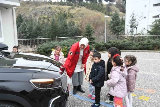 Pursaklar&rsquo;da Yerli Malı Haftası kapsamında &ouml;ğrencilere Togg tanıtıldı
