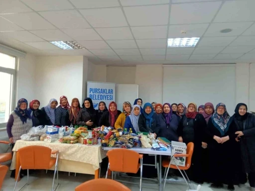 Pursaklar’ın hanımlarından ihtiyaç sahiplerine Ramazan yardımı
