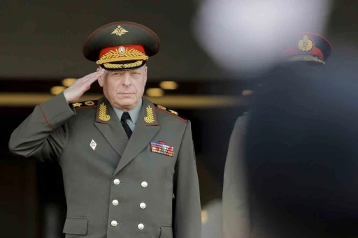 Putin, Kara Kuvvetleri Komutanı Salyukov’u görevden aldı
