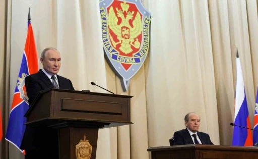 Putin: "Birileri T&uuml;rkAkım ve Mavi Akım doğalgaz boru hatlarını patlatmaya &ccedil;alışıyor"
