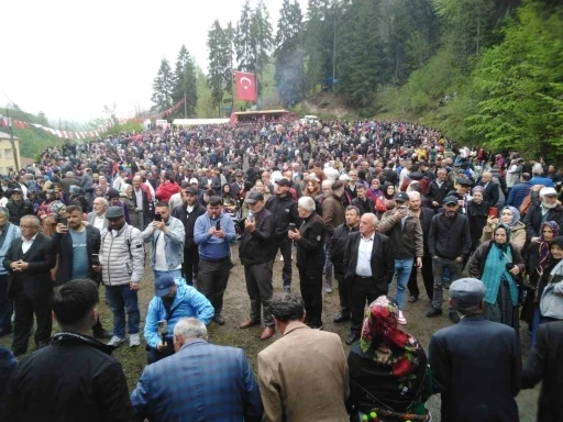 &quot;Acısu Hıdırellez Kültür ve Bahar Bayramı Şenliği&quot; yağmur altında yapıldı
