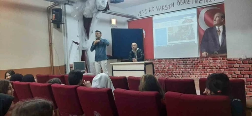 "Adım Adım Hedefime" projesi: Ortaokul &ouml;ğrencilerine denizcilik lisesi tanıtıldı
