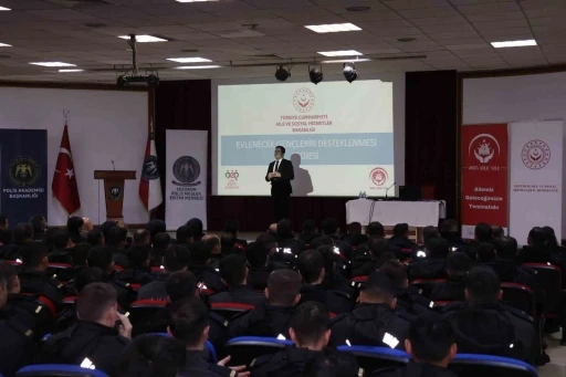 &quot;Ailemle Güvendeyim&quot; projesi kapsamında polis adaylarına eğitim verildi
