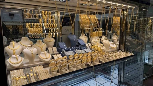 "Altın yatırımcısının y&uuml;z&uuml; 2026&rsquo;da da g&uuml;lecek"
