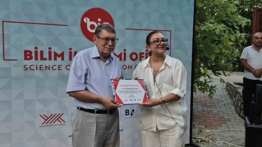 &quot;Aşk acısını dindiren şelale&quot; doğa ve bilimi buluşturdu
