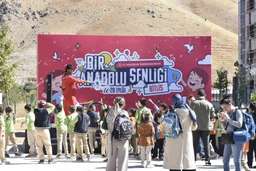 &quot;Bir Anadolu Şenliği&quot;nin son durağı Bitlis oldu
