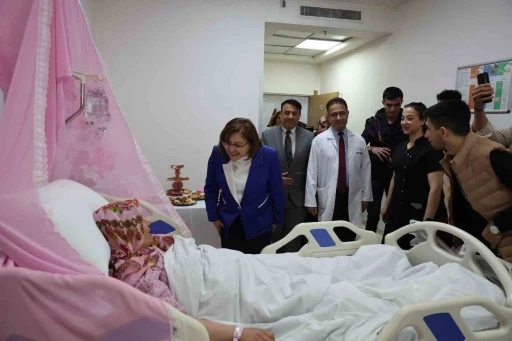 "Bir Umut Bir Can" t&uuml;p bebek desteği projesinin ilk bebeği d&uuml;nyaya geldi
