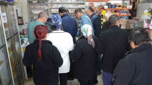 &quot;Boykot&quot; çağrısına alışverişle cevap verdiler
