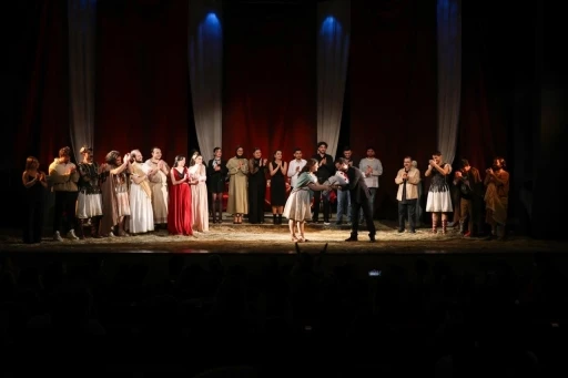 "B&uuml;y&uuml;k Romulus"dan sezona alkışlarla veda

