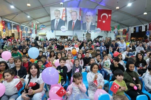 &quot;Çık Dışarıya Oynayalım&quot; şenlikleriyle 85 bin kişi doyasıya eğlendi

