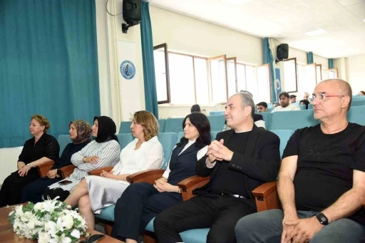 &quot;Enflasyon ve Gençlik: Geleceğe Yatırım&quot; konferansı düzenlendi
