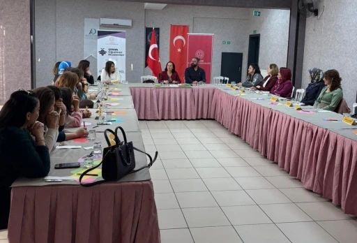 "Felsefe ve D&uuml;ş&uuml;nce Akademisi" at&ouml;lyesi ger&ccedil;ekleştirildi
