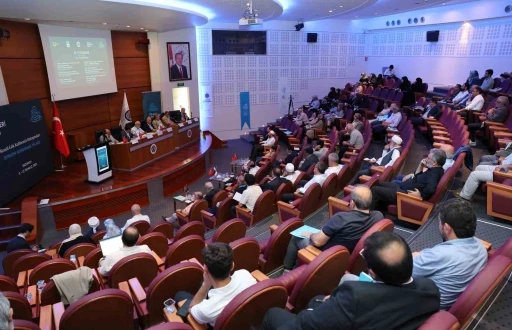 &quot;Fıtratın korunması ve aile&quot; temalı çalıştay Atatürk Üniversitesi ev sahipliğinde gerçekleştirildi
