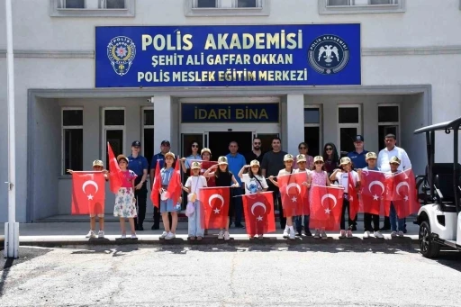 "Gaffar Amcayla El Ele" Projesiyle &ccedil;ocuklar polislik mesleğini yakından tanıyor
