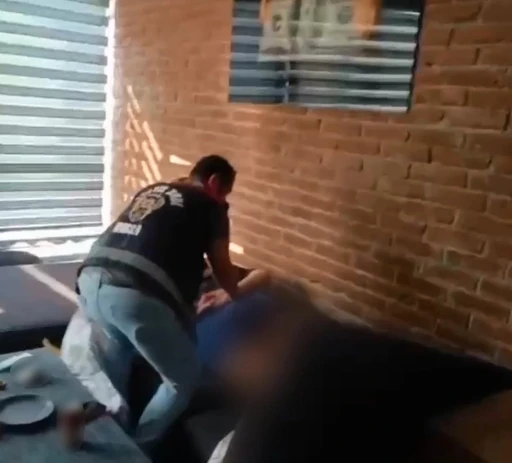 "G&uuml;venli &Ouml;deme Sistemi" kılıfıyla dolandırıcık yapan &ccedil;ete &ccedil;&ouml;kertildi: 10 kişi tutuklandı
