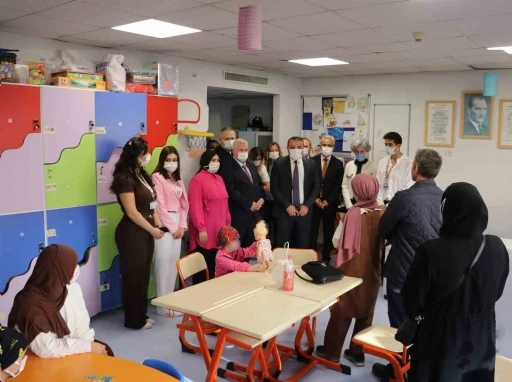 "Hastane Okulu"ndaki öğrenciler eğitimden kopmuyor
