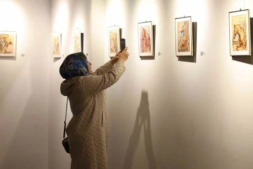 "Hat İzinde" sergisi Bağcılar&rsquo;da sanatseverlerle buluştu
