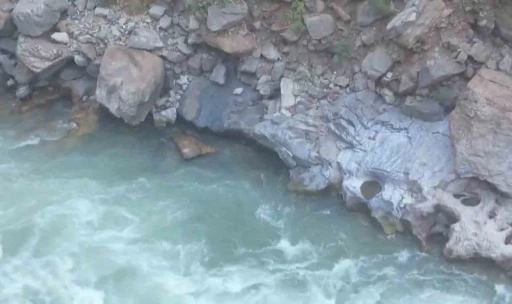"Huzur buldum" dediği Habur &Ccedil;ayı&rsquo;nda kaybolan genci arama &ccedil;alışmaları s&uuml;r&uuml;yor

