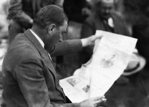 &quot;Karanlıkta Akan Bir Yıldız: Mustafa Kemal Atatürk&quot; sergisi Humanis’ in organizasyonuyla İstanbul’da açıldı
