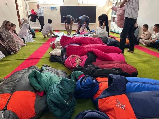 &quot;Kış Gelmeden Sen Gel&quot; Projesiyle minik yürekler ısındı
