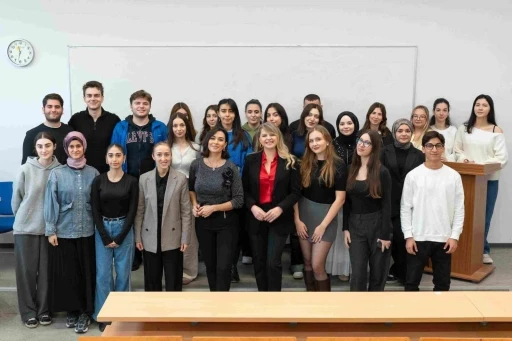 &quot;Liderliğin temeli iletişim&quot;
