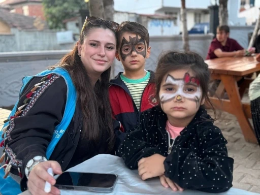 "Mahallemde Neşe Var" etkinlikleri 3 il&ccedil;ede &ccedil;ocuklarla buluştu
