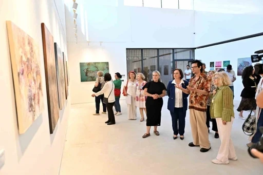 &quot;Mistik Dokular&quot; sergisi kapılarını açtı
