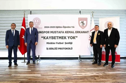 &quot;Mustafa Kemal Erkanat Kaybetmek Yok&quot; Minikler Futbol Şenliği protokolü imzalandı
