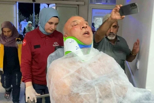 &quot;Müziğin sesini kısın&quot; diyen emekli polis memurunu darbedip bıçakladı
