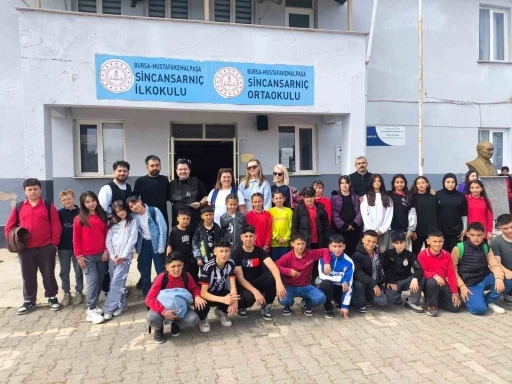"&Ouml;ğrencilerin y&uuml;z&uuml; g&uuml;ld&uuml;, sa&ccedil;ları şekillendi"
