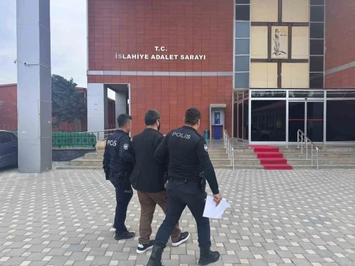 "Okullar değil yargı makamları hedef alınmalı" diyen şahıs tutuklandı

