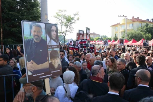 &quot;Onlar arabalarını kurtarmaya giderken, bizim canlarımız içeride dumandan boğuluyordu&quot;

