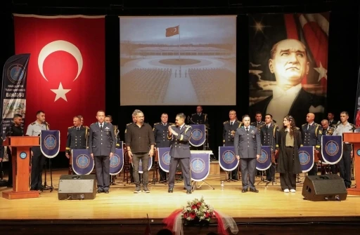 &quot;Ordu Millet El Ele&quot; konseri Kütahya’da ilgi gördü
