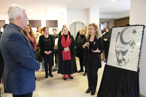 "Sessiz &Ccedil;izgiler" Sergisi, &Ccedil;anakkale ruhunu sanatla yaşatıyor
