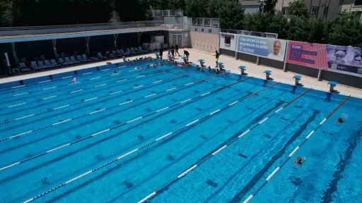 &quot;Temiz Havuz&quot; sertifikalı Konak Açık Yüzme Havuzu’nda sezon başladı
