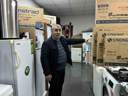 &quot;Valilikte çalışıyorum&quot; diyen kadının güven sağlayıp esnafı dolandırdığı iddiası
