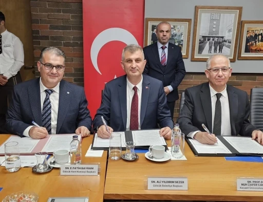 &quot;Yeni Yüzyılda Gölcük Vizyonu&quot; protokolü imzalandı
