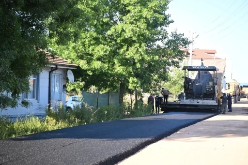 Rahmiye Mahallesi’ne 430 ton asfalt

