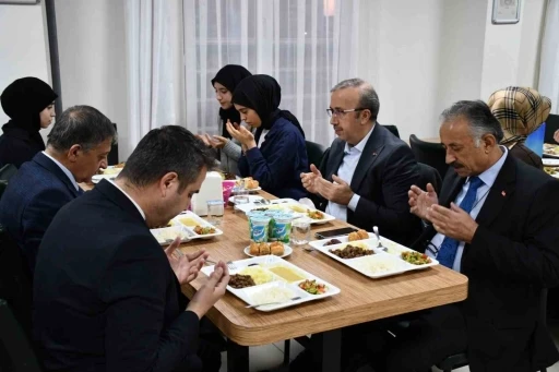 Ramazan ayının manevi ikliminde &ouml;ğrencilerle buluşma
