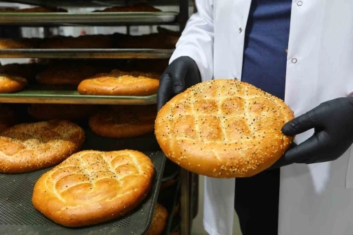 Ramazan ayının simgesi pideler, haydi ekmek b&uuml;felerinde satışta olacak
