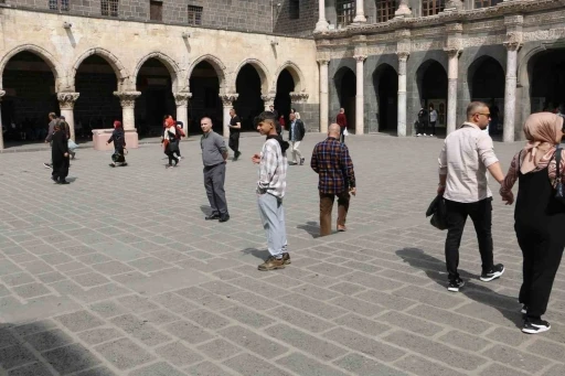 Ramazan Bayramı’nda 9 günlük tatil Diyarbakır’ı hareketlendirdi

