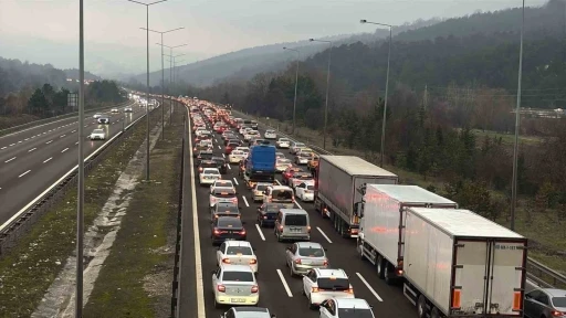 Ramazan Bayramı&rsquo;nda Bolu&rsquo;dan 331 bin ara&ccedil; ge&ccedil;iş yaptı
