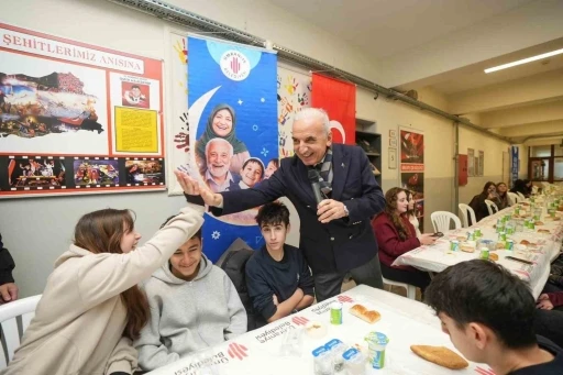 Ramazan coşkusu &Uuml;mraniye&rsquo;nin d&ouml;rt bir yanında yaşanıyor
