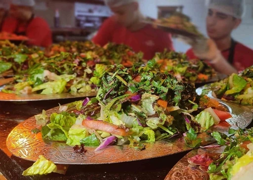 Ramazan&rsquo;da doğru besin se&ccedil;imi sağlık sorunlarını &ouml;nl&uuml;yor
