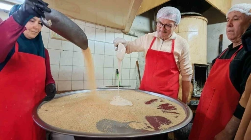 Ramazan geleneği &rsquo;Susamlı helva&rsquo; tezgahlarda
